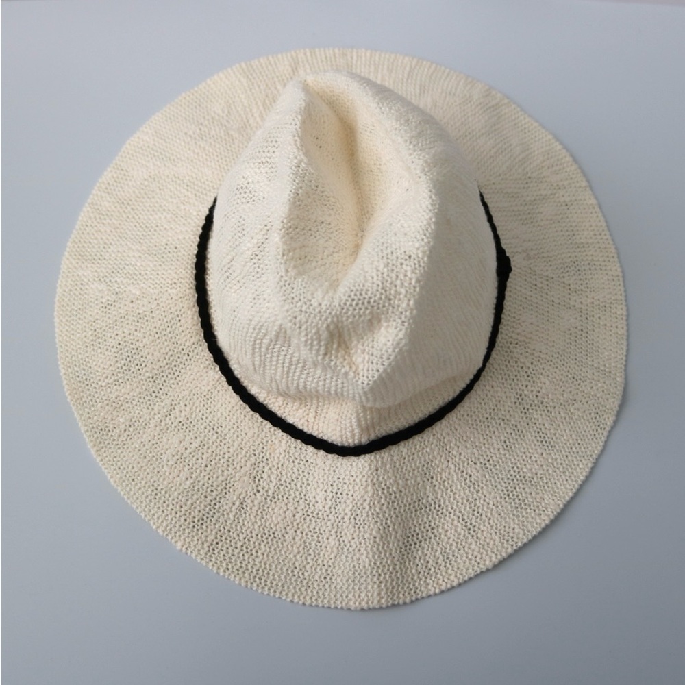 NWOT- Rachel Zoe Knit Wide-Brim Hat, One Size.